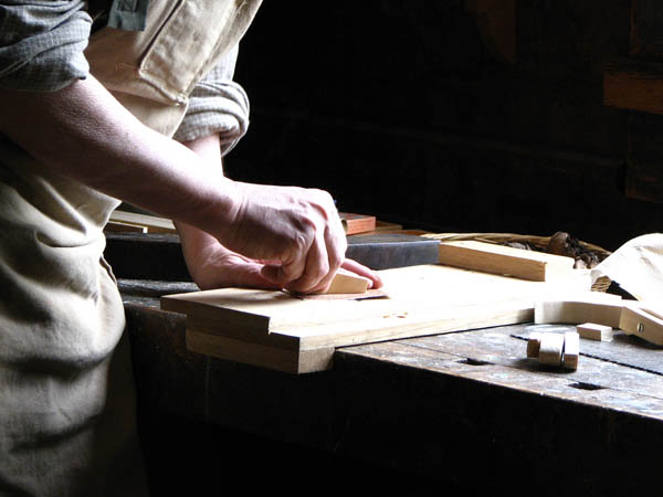 Nuestra <strong>carpintería de madera en  Torre de Don Miguel</strong> es una empresa de <strong>herencia familiar</strong>, por lo que  contamos con gran <strong>experiencia </strong>en la profesión.